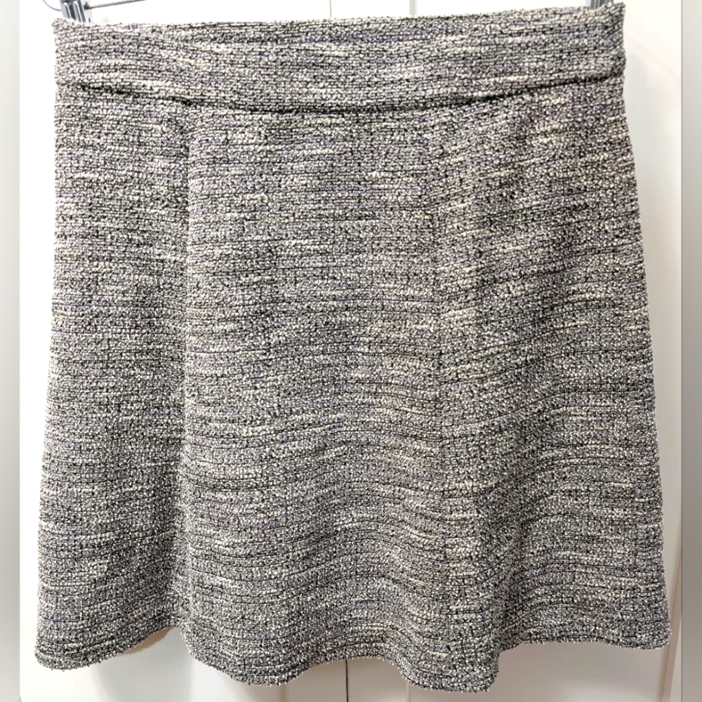 Ann Taylor LOFT, Black & White skirt, Size Small